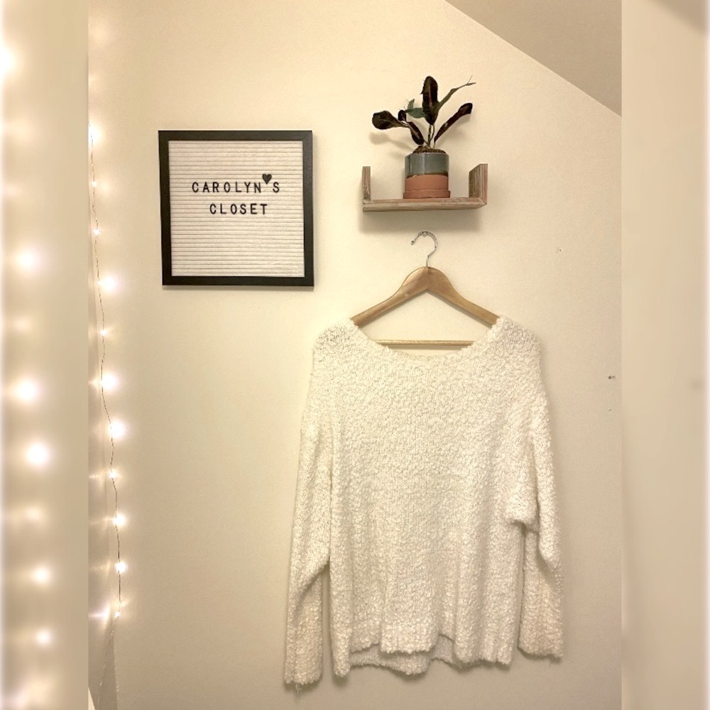brand: none // size: small/medium // color: white